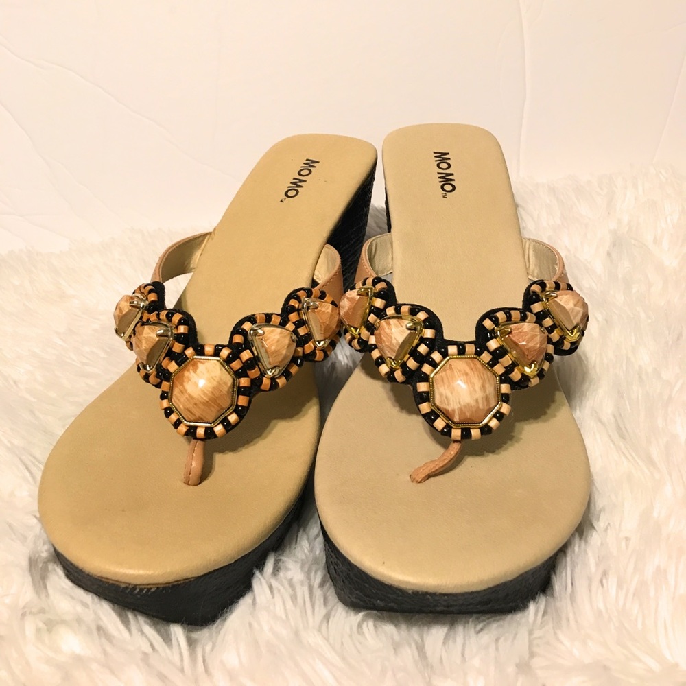 Momo sandals size 11